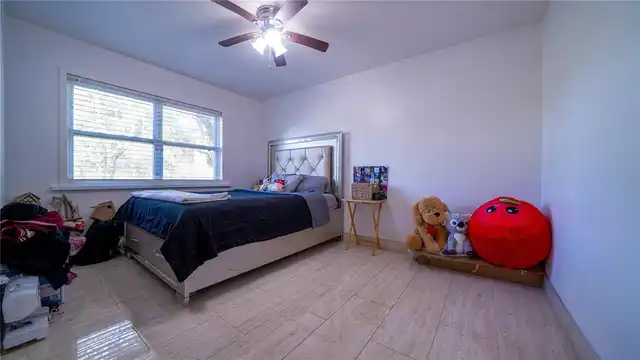 Listing Photo 12