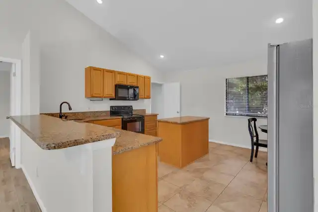 Listing Photo 12