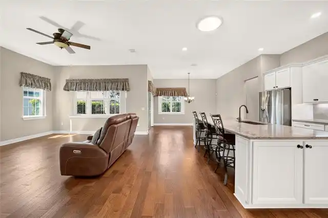Listing Photo 9