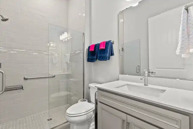 Listing Photo 11