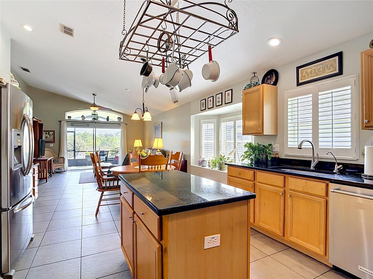 Listing Photo 12