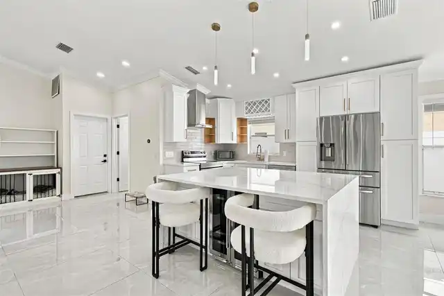 Listing Photo 15