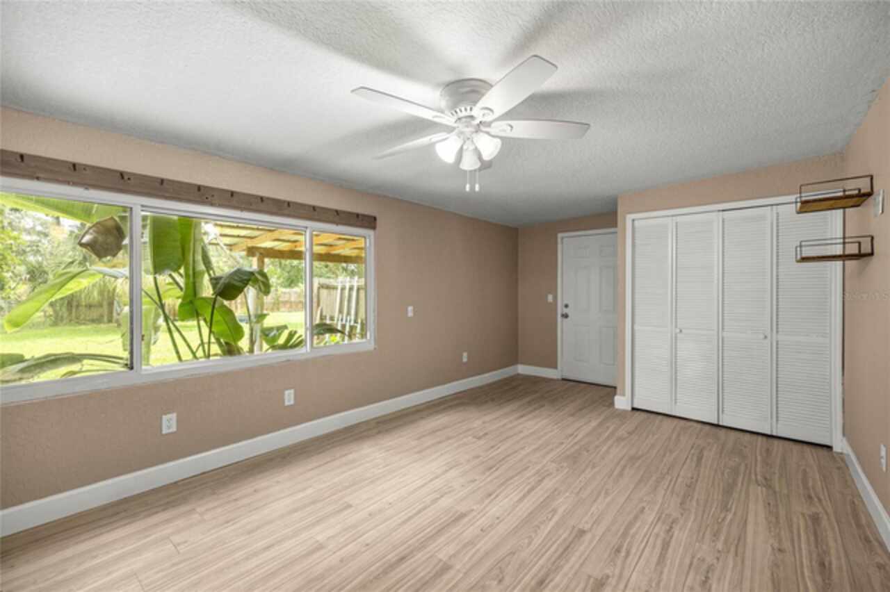 Listing Photo 9