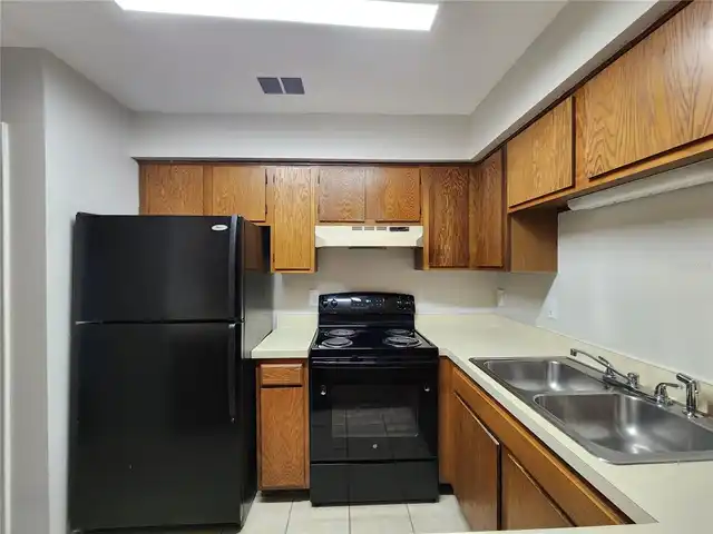 Listing Photo 9