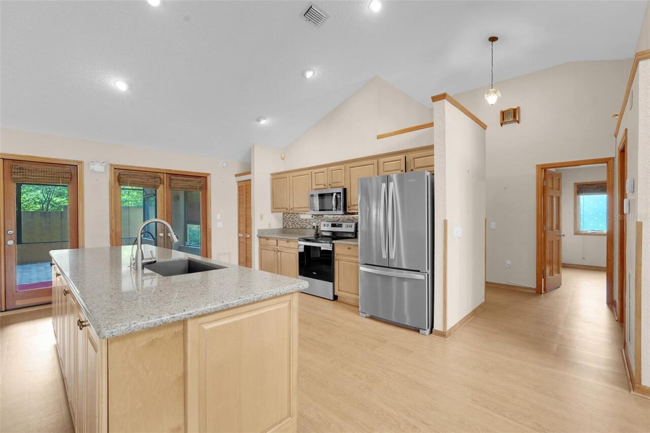 Listing Photo 11