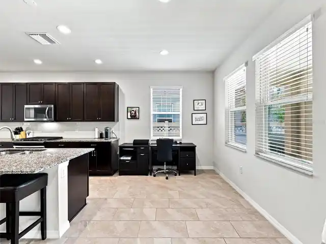 Listing Photo 14