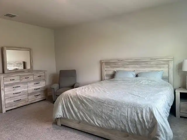 Listing Photo 12