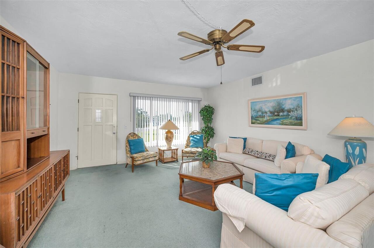 Listing Photo 8