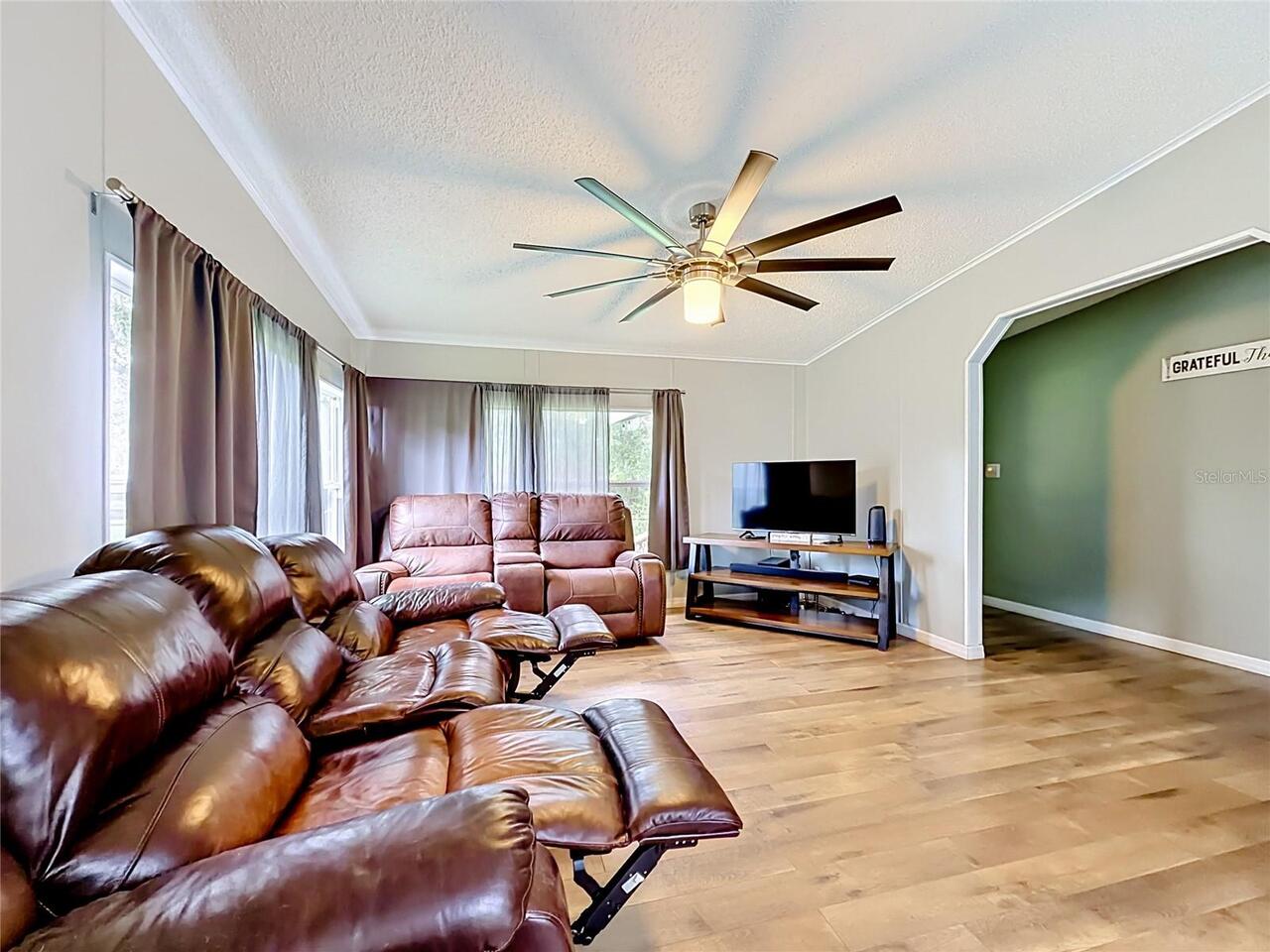 Listing Photo 10