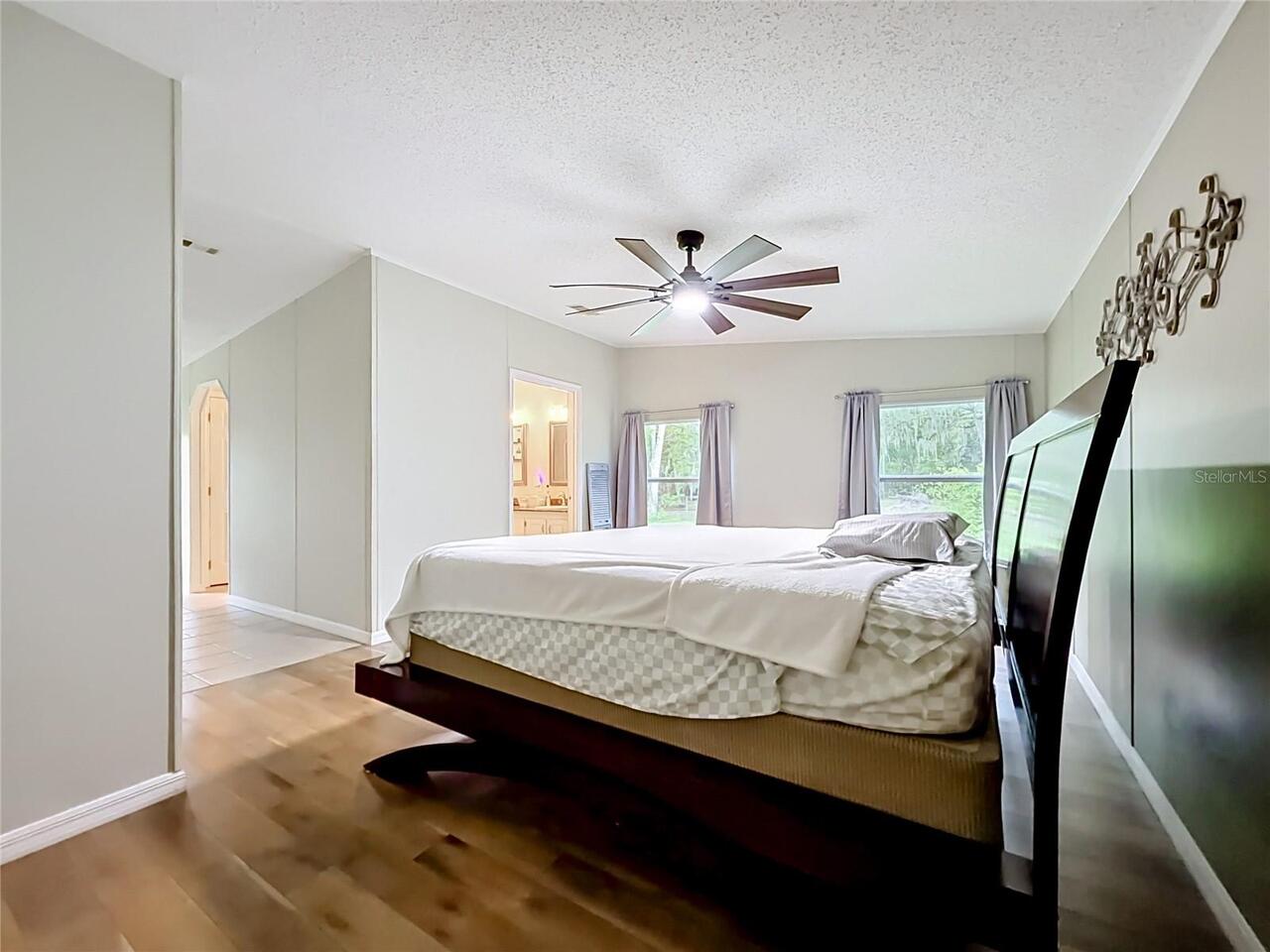 Listing Photo 23