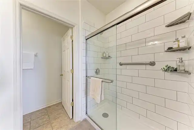 Listing Photo 10