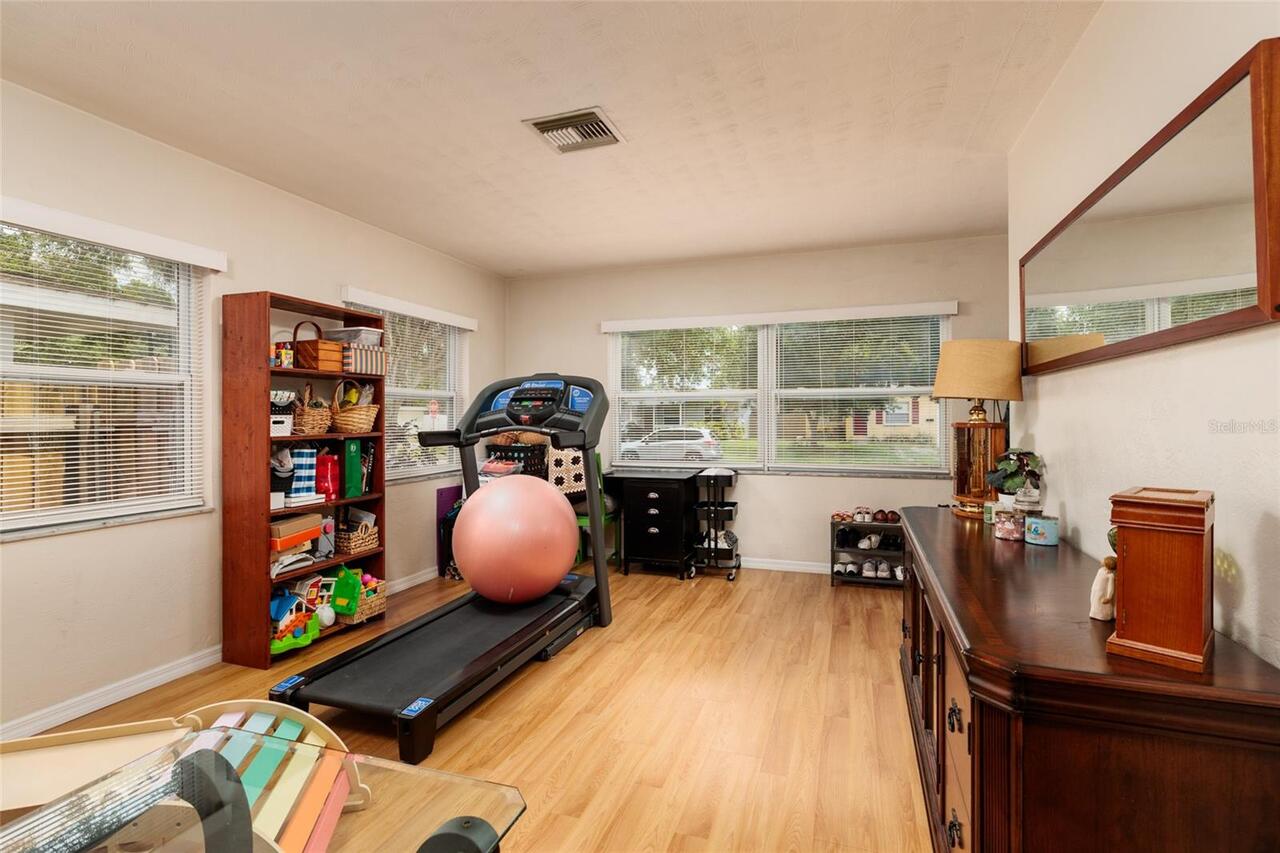 Listing Photo 14