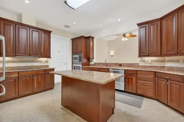 Listing Photo 16