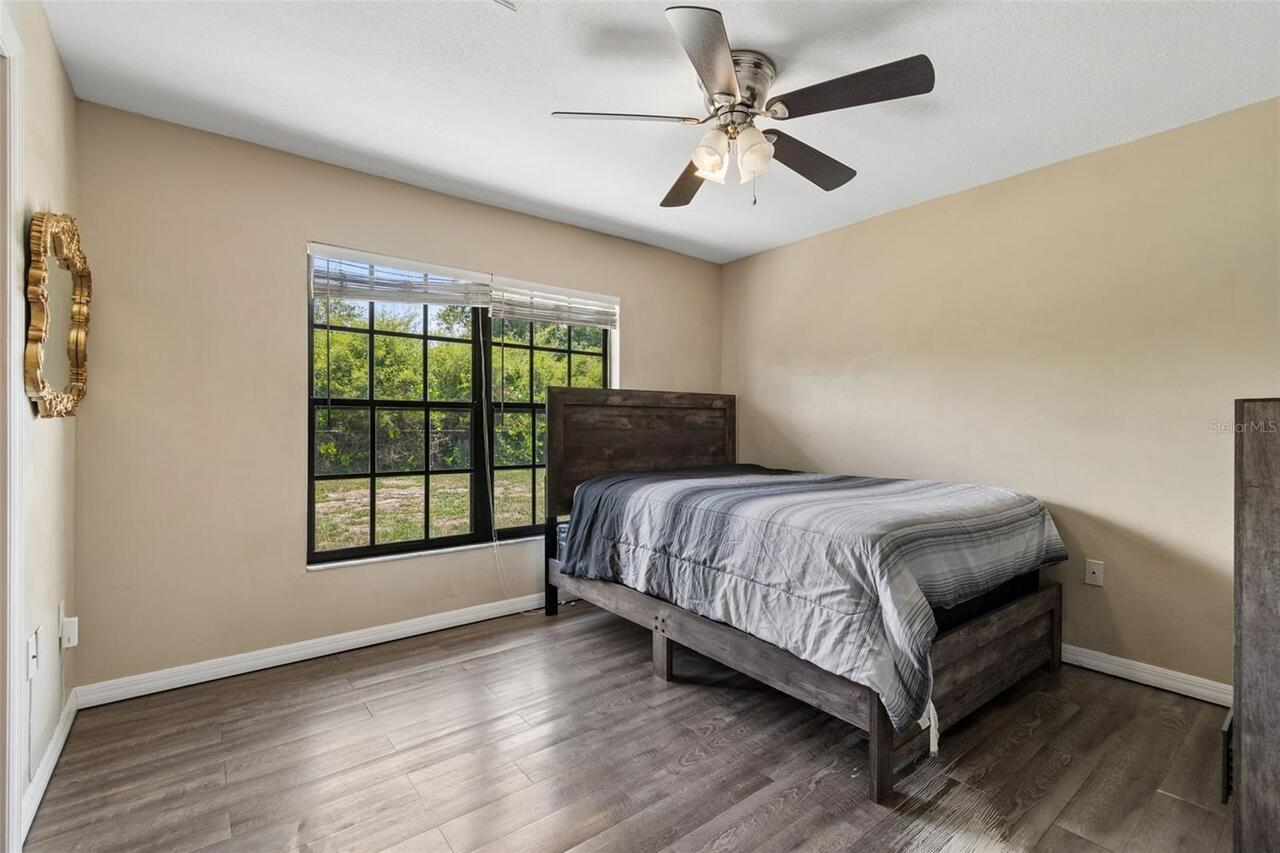Listing Photo 16