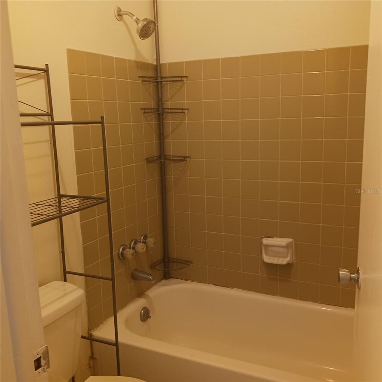 Listing Photo 11