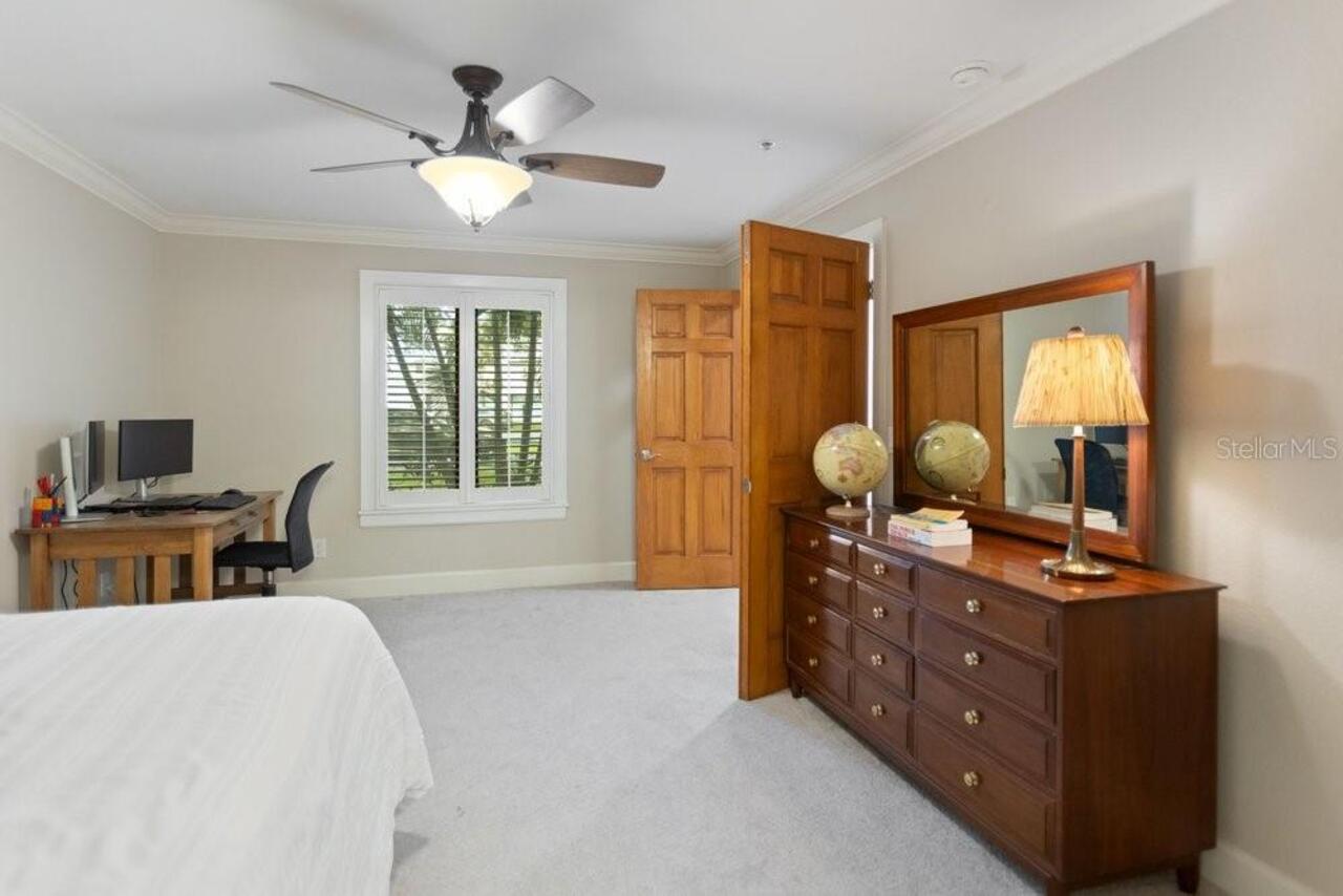 Listing Photo 10