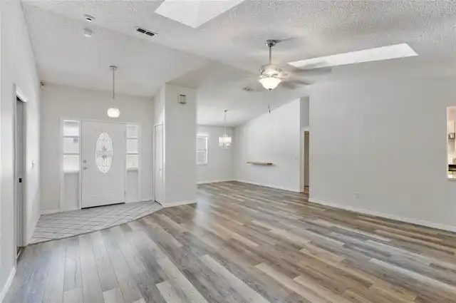Listing Photo 8