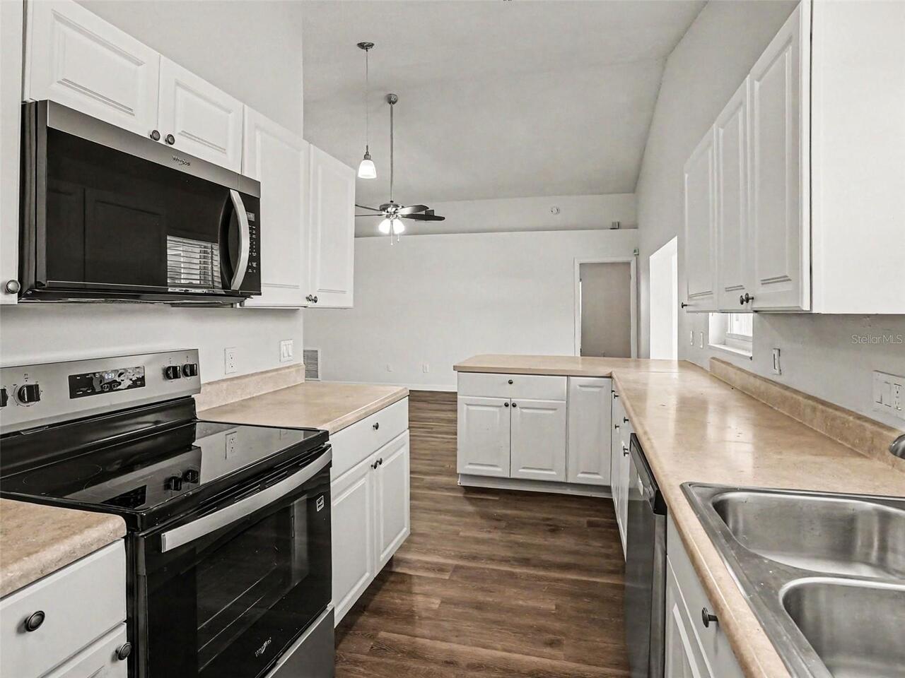 Listing Photo 8