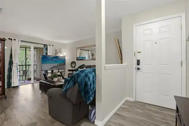 Listing Photo 11