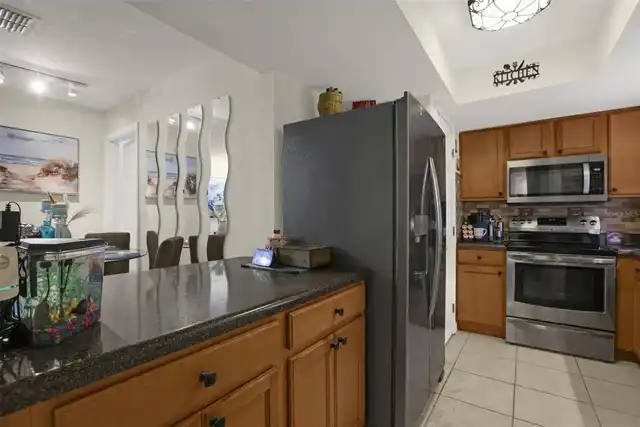 Listing Photo 12