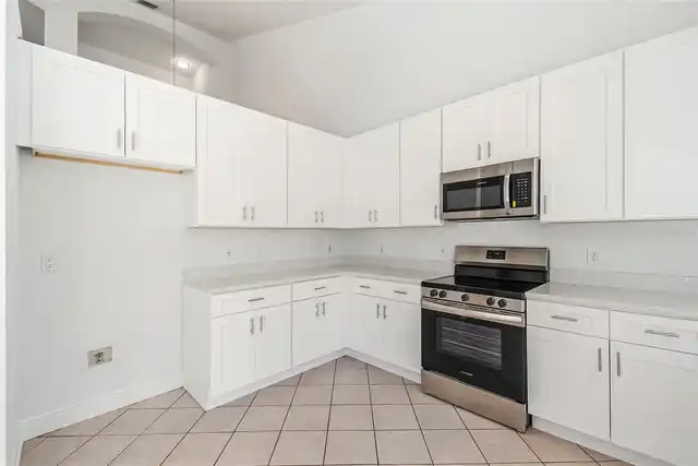 Listing Photo 17