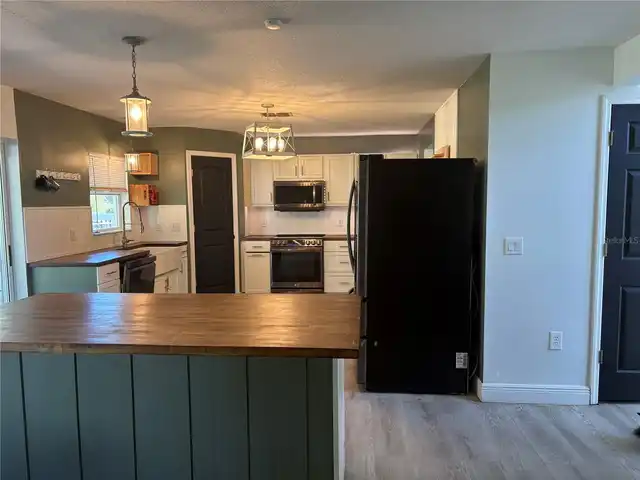 Listing Photo 8