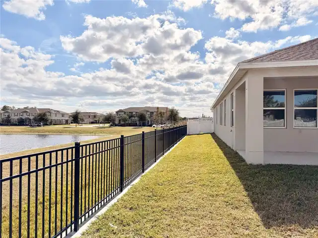 Listing Photo 11