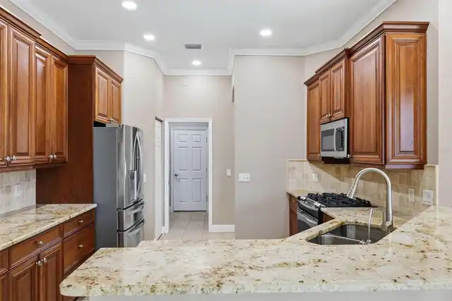 Listing Photo 12