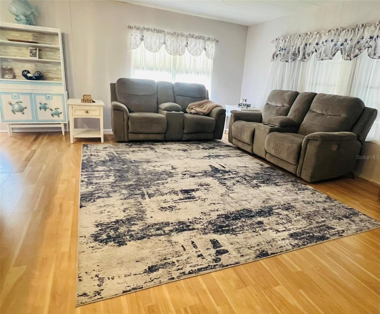 Listing Photo 8