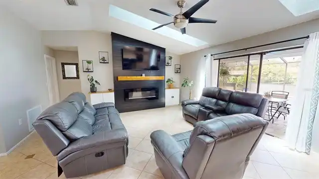 Listing Photo 9