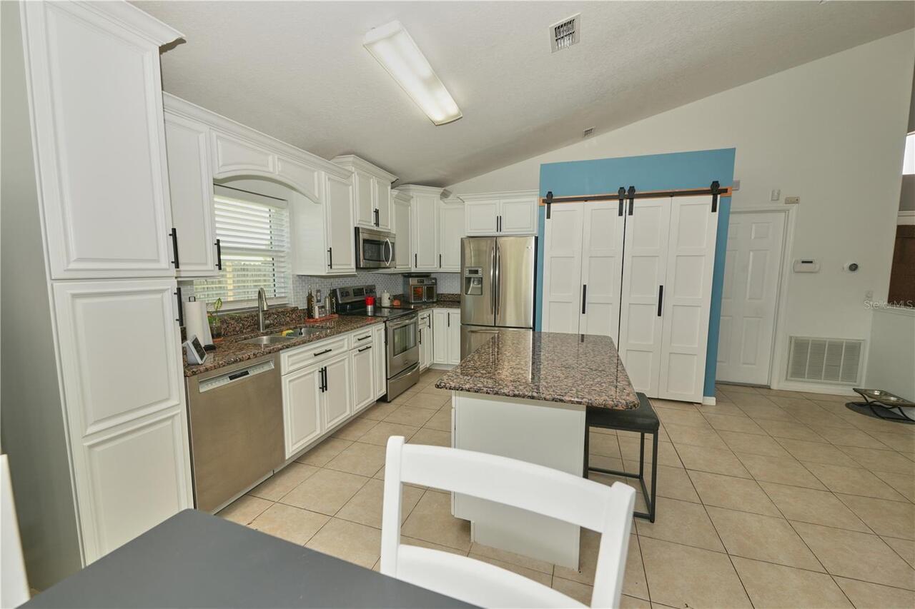Listing Photo 14
