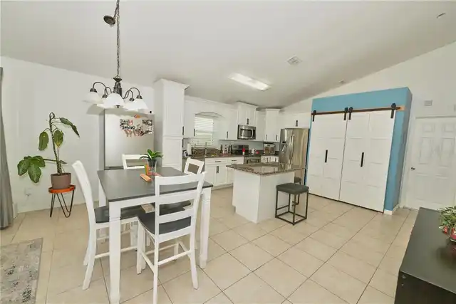 Listing Photo 10