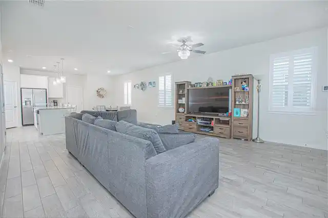 Listing Photo 11