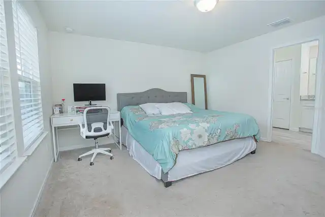 Listing Photo 12