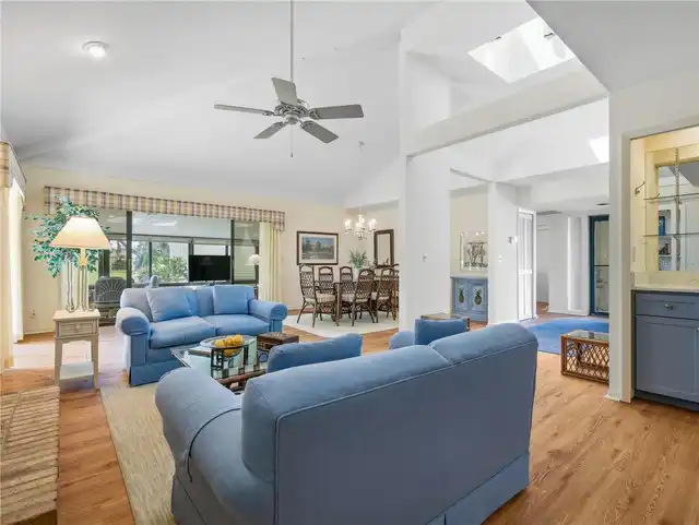 Listing Photo 14