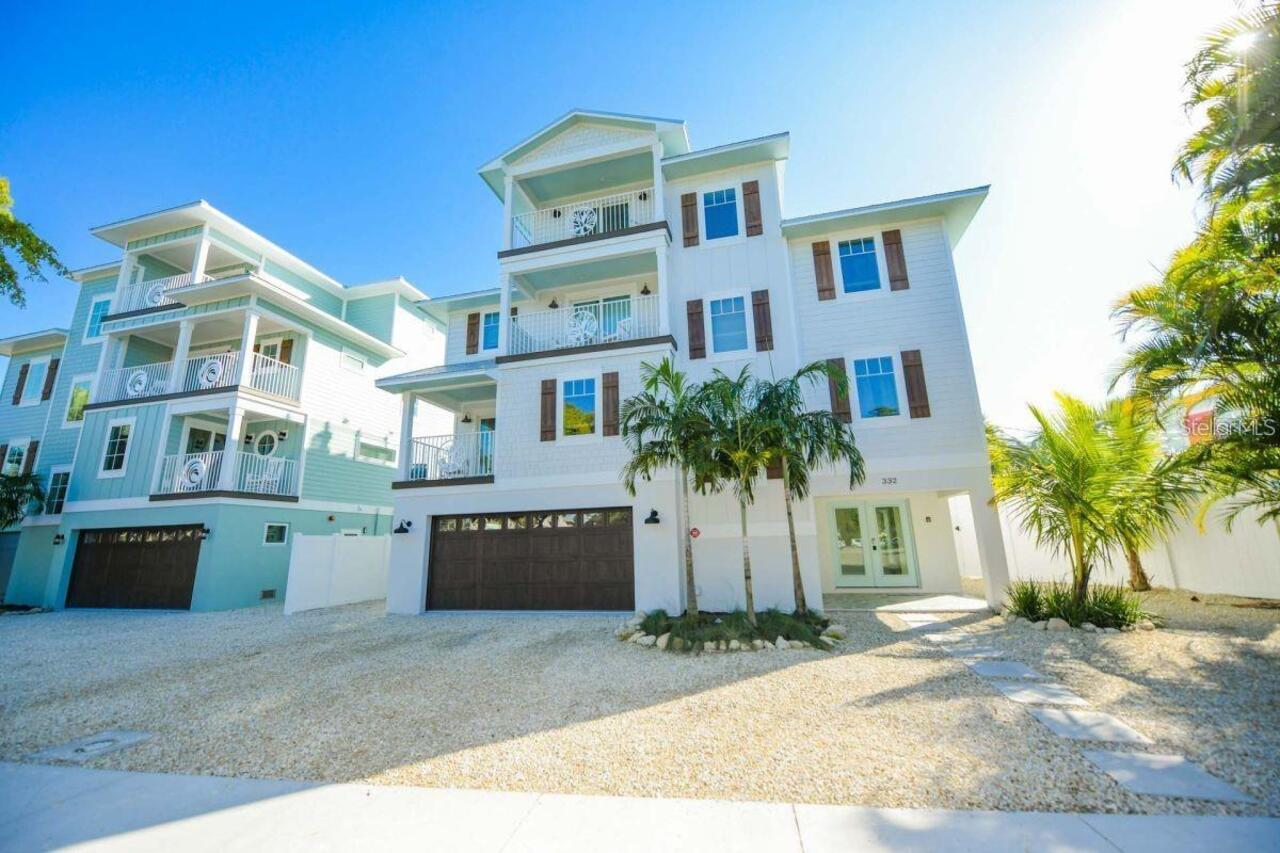 9BR, Home, 8BA, $4,995,000
Read More