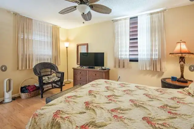 Listing Photo 11