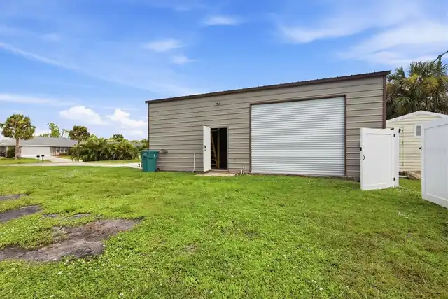 Listing Photo 9