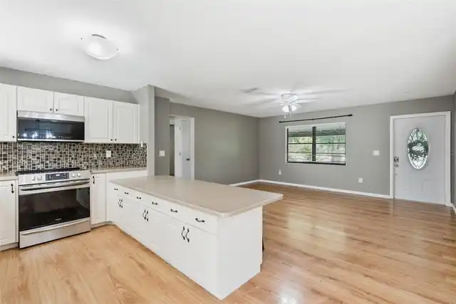 Listing Photo 12