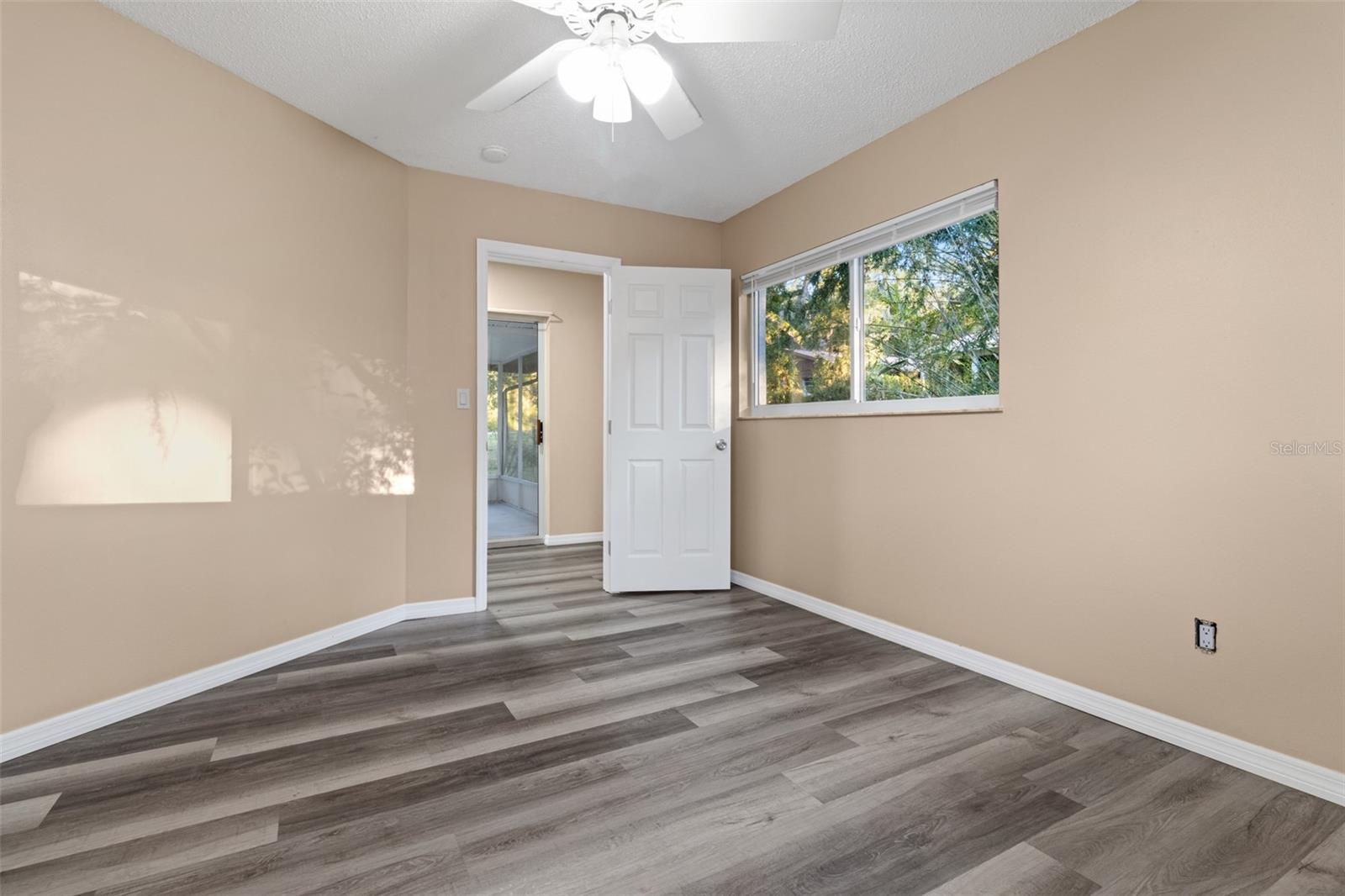 Listing Photo 14
