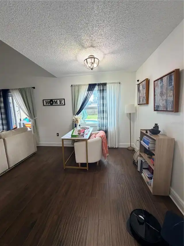 Listing Photo 8