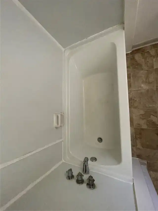 Listing Photo 7