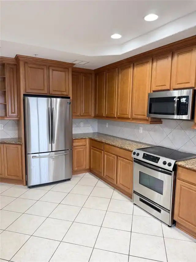 Listing Photo 7