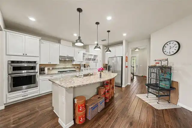 Listing Photo 16