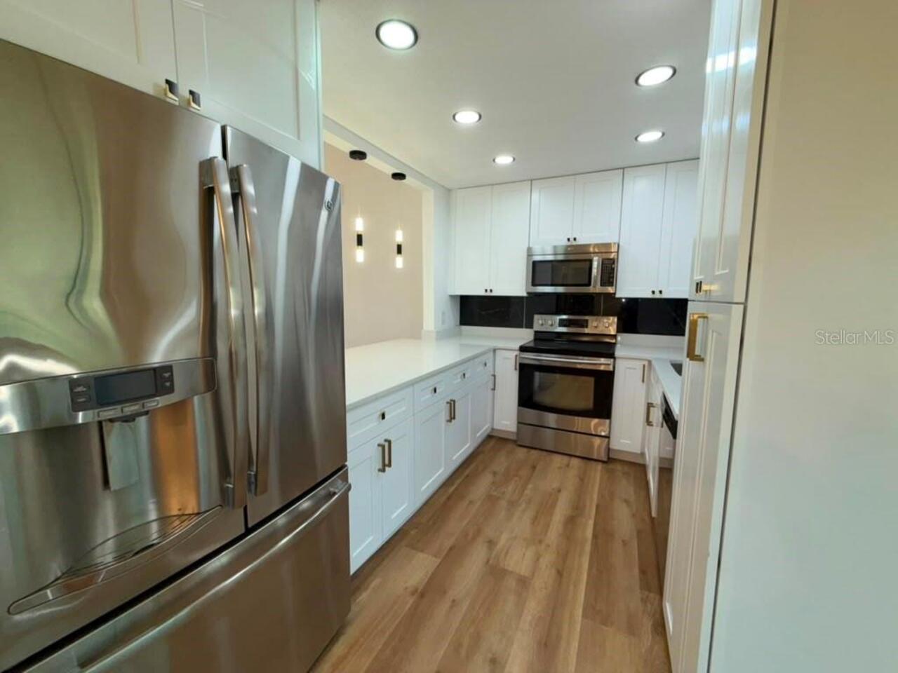 Listing Photo 12