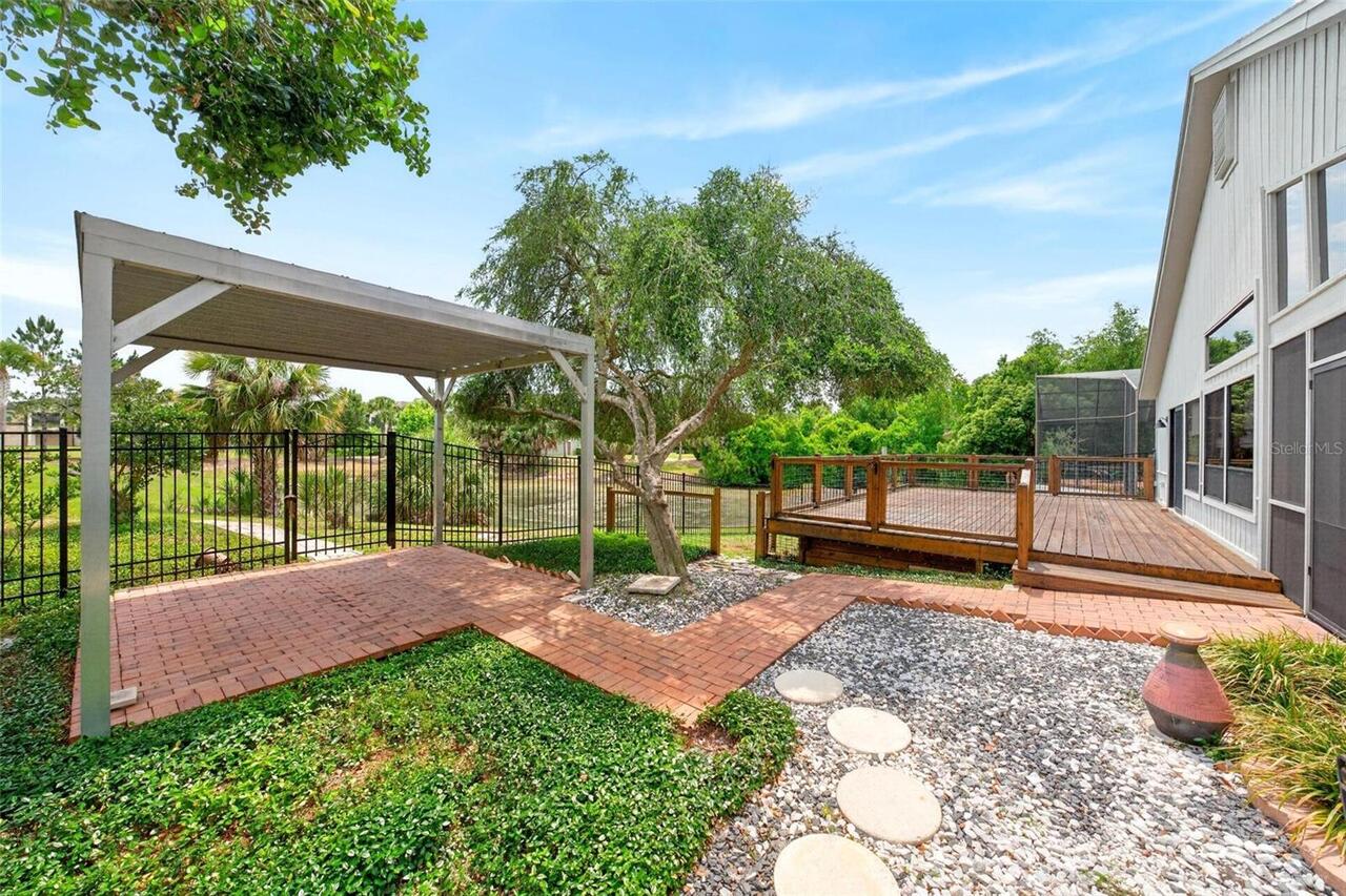 Listing Photo 11