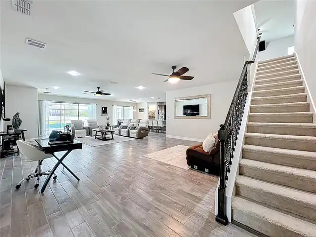 Listing Photo 12