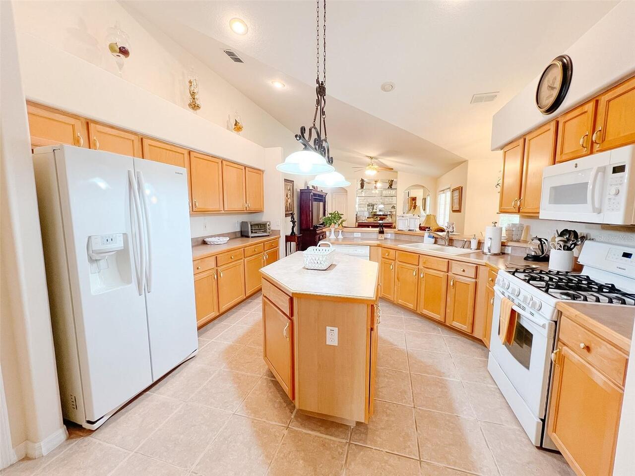 Listing Photo 10