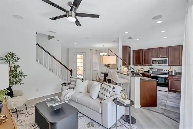 Listing Photo 12