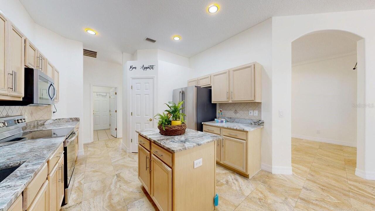 Listing Photo 8